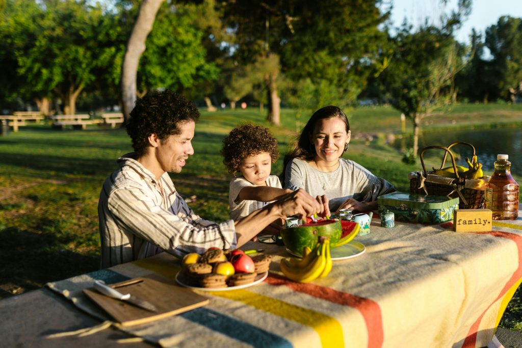 signature-park-outdoors-family